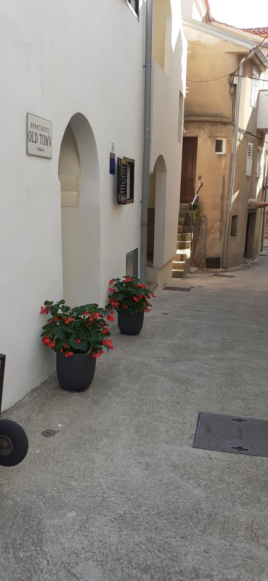 דירות Old Town Baska מראה חיצוני תמונה